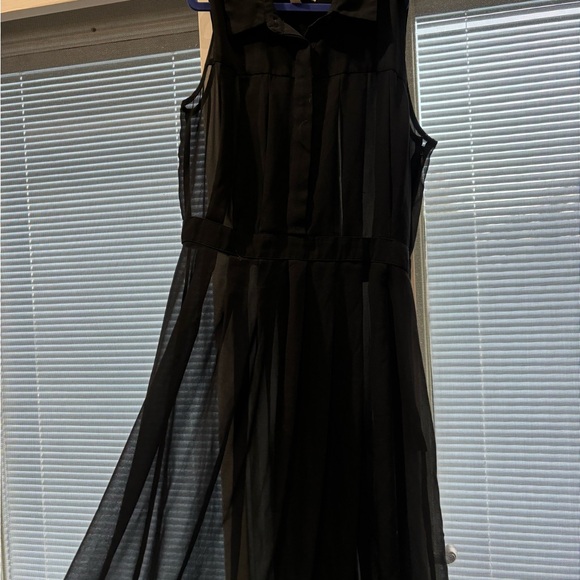 Sheer pleated midi dress - Picture 4 of 5